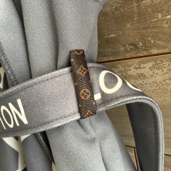 Louis Vuitton Belted Double Face Hooded Wrap Coat - Picture 4 of 14